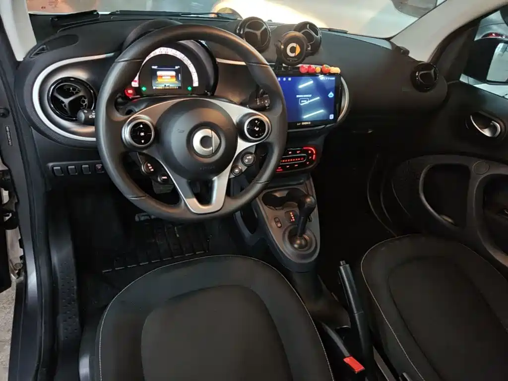 smart fortwo 2019 — фото 10