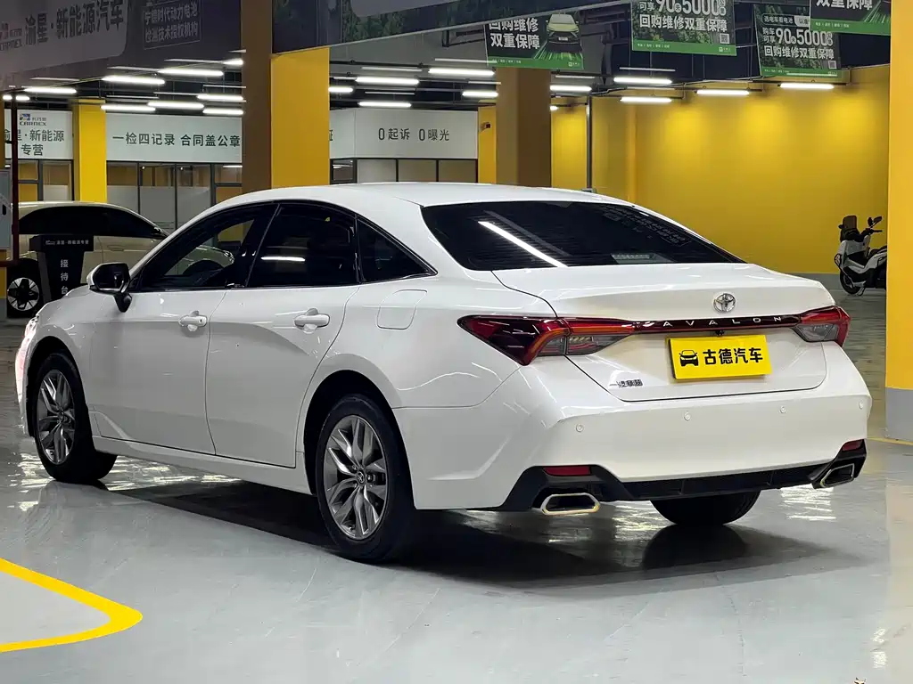 Toyota Avalon 2022