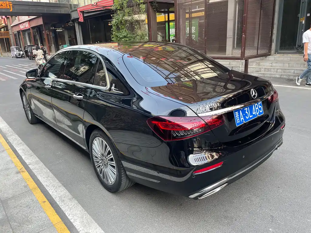 Mercedes-Benz E-Class 2023 — фото 17
