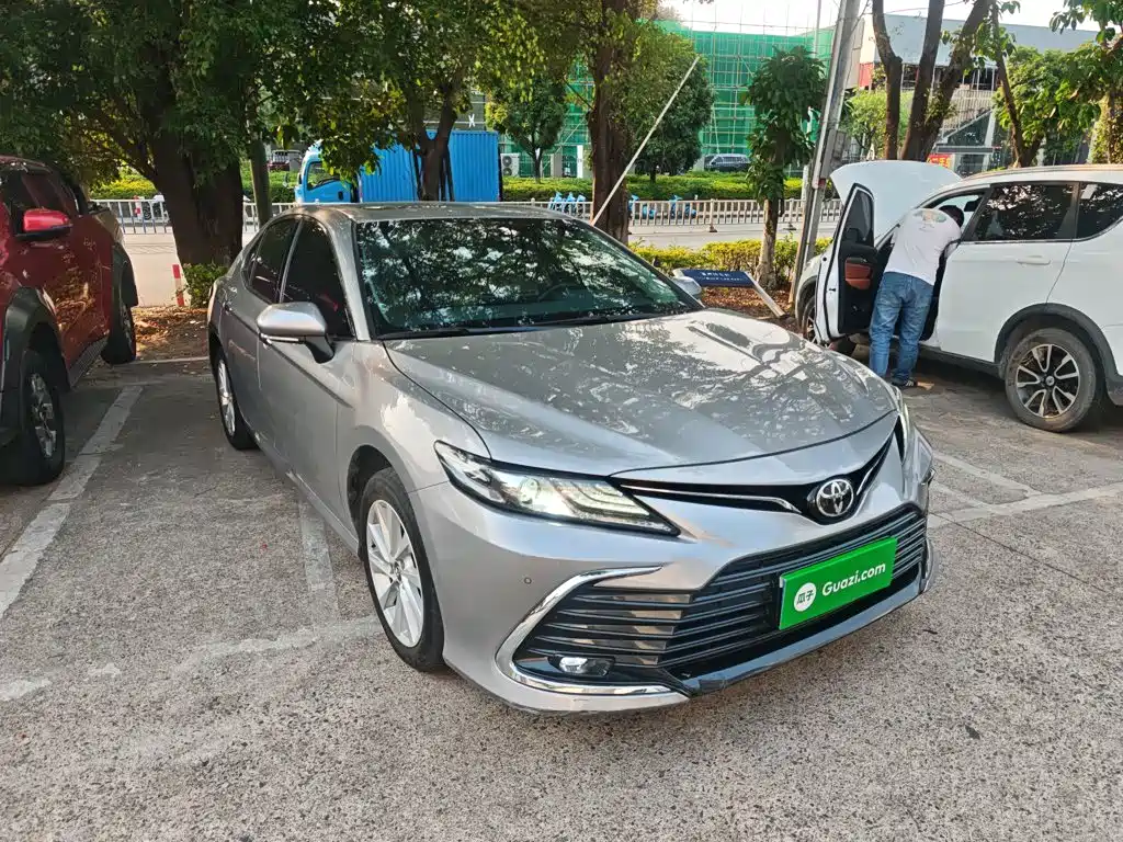 Toyota Camry 2022 — фото 22