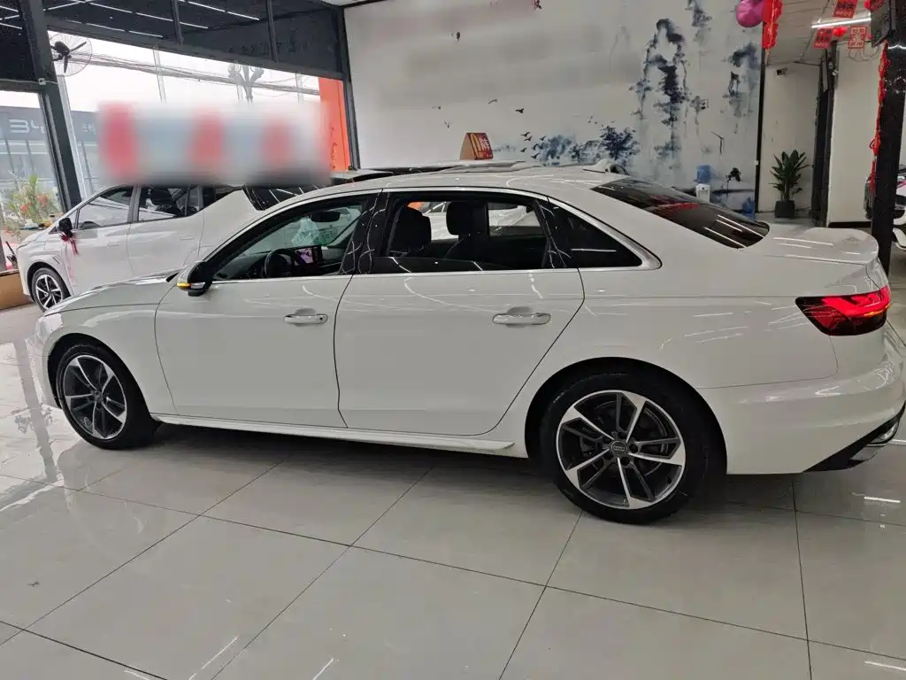 Audi A4L 2020