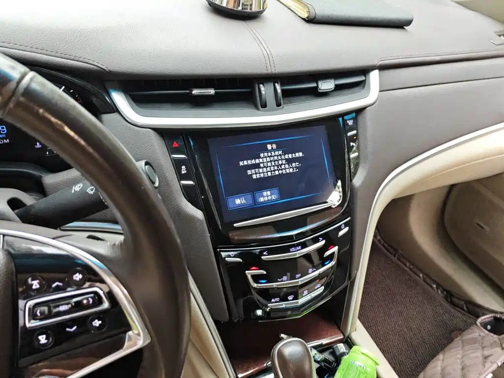 Cadillac XTS 2017 — фото 14