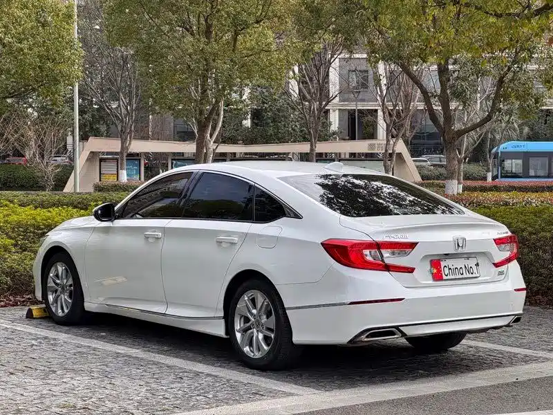 Honda Accord 2020 — фото 10