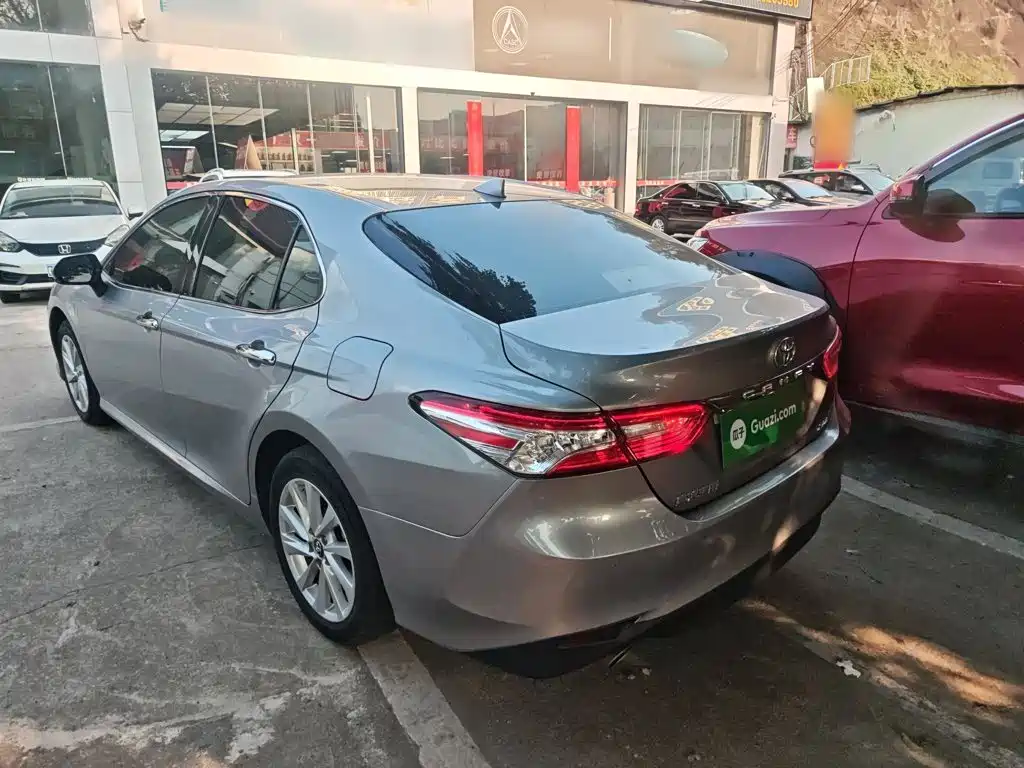 Toyota Camry 2022 — фото 23