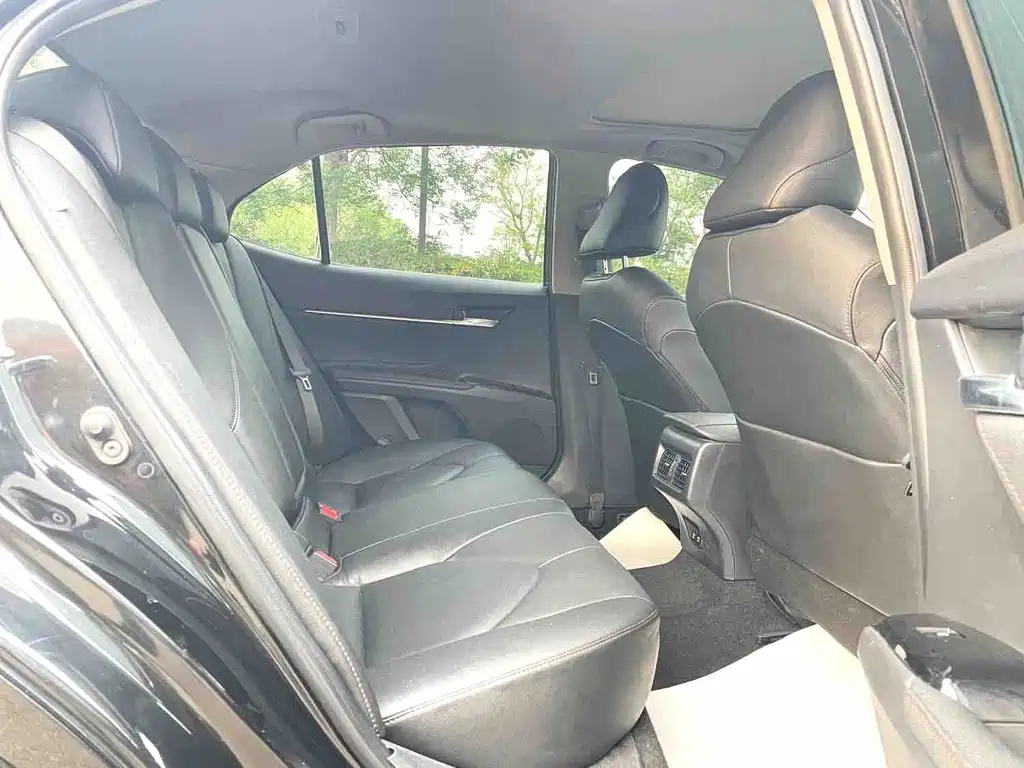 Toyota Camry 2021 — фото 14