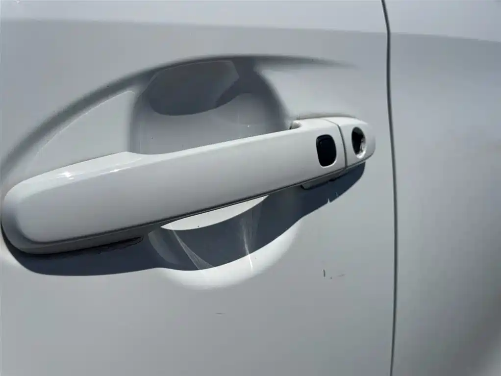 Toyota Yaris L 2022 — фото 15