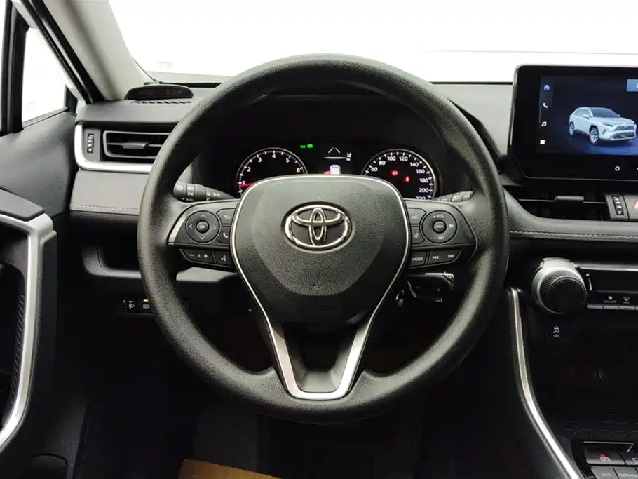 Toyota RAV4 2025 — фото 15