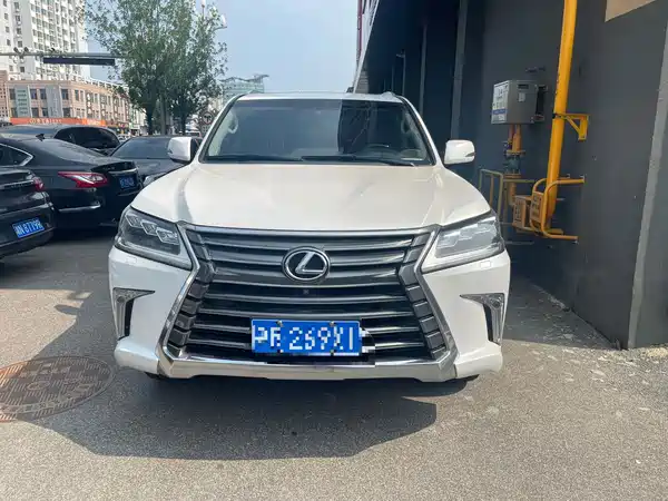 Lexus LX 2018