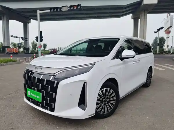 BYD M9 2026