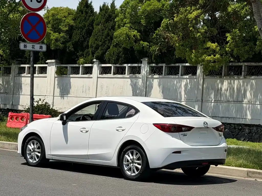 Mazda 3 Axela 2015 — фото 4