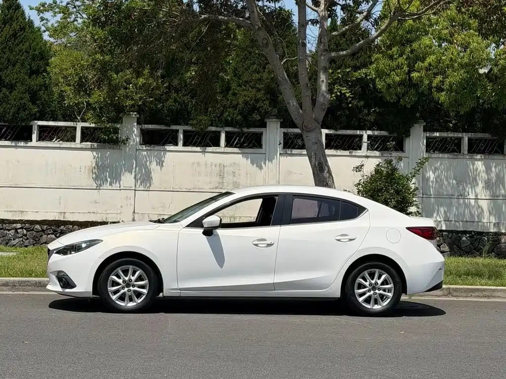 Mazda 3 Axela 2015 — фото 3