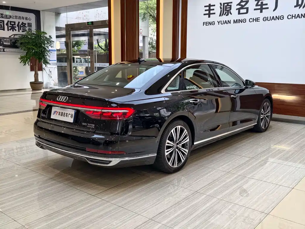 Audi A8 2020 — фото 26