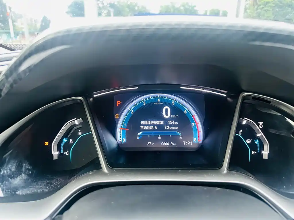 Honda Civic 2018 — фото 16