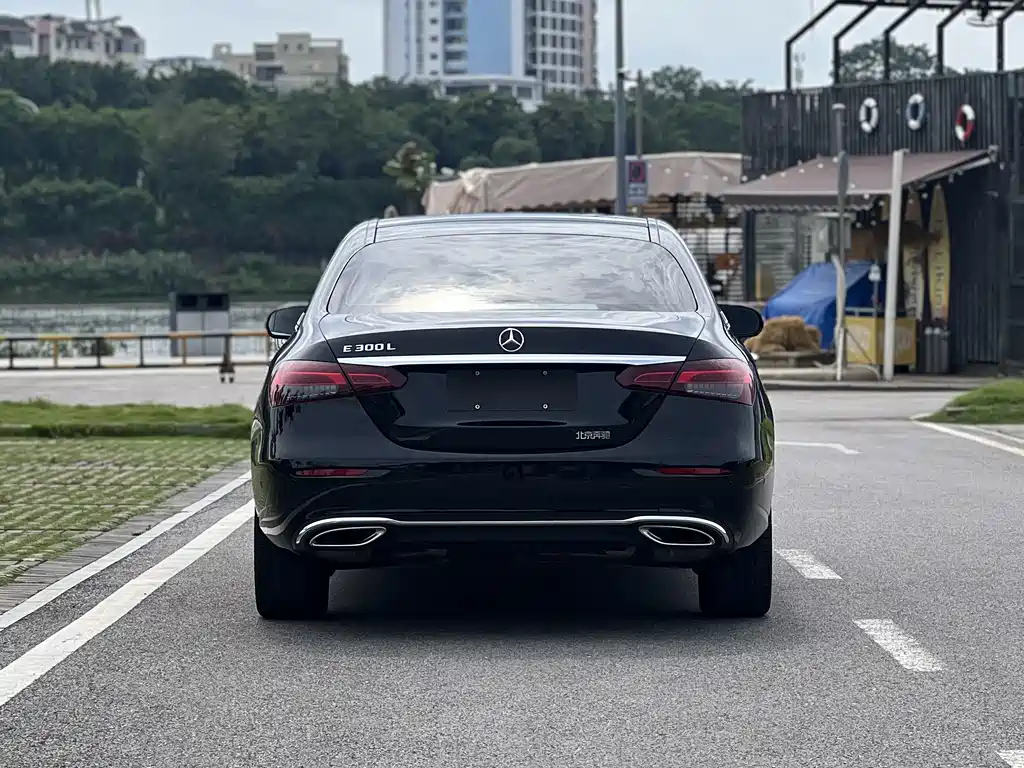 Mercedes-Benz E-Class 2022