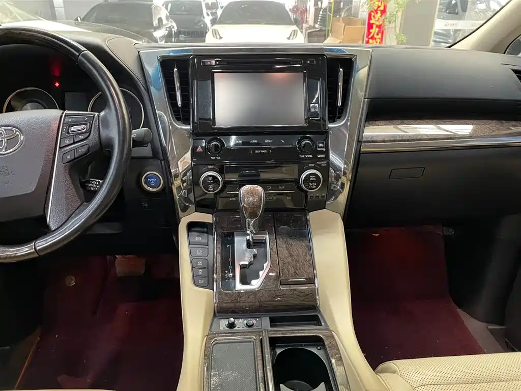 Toyota Vellfire 2020 — фото 11
