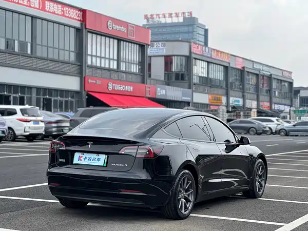 Tesla Model 3 2023