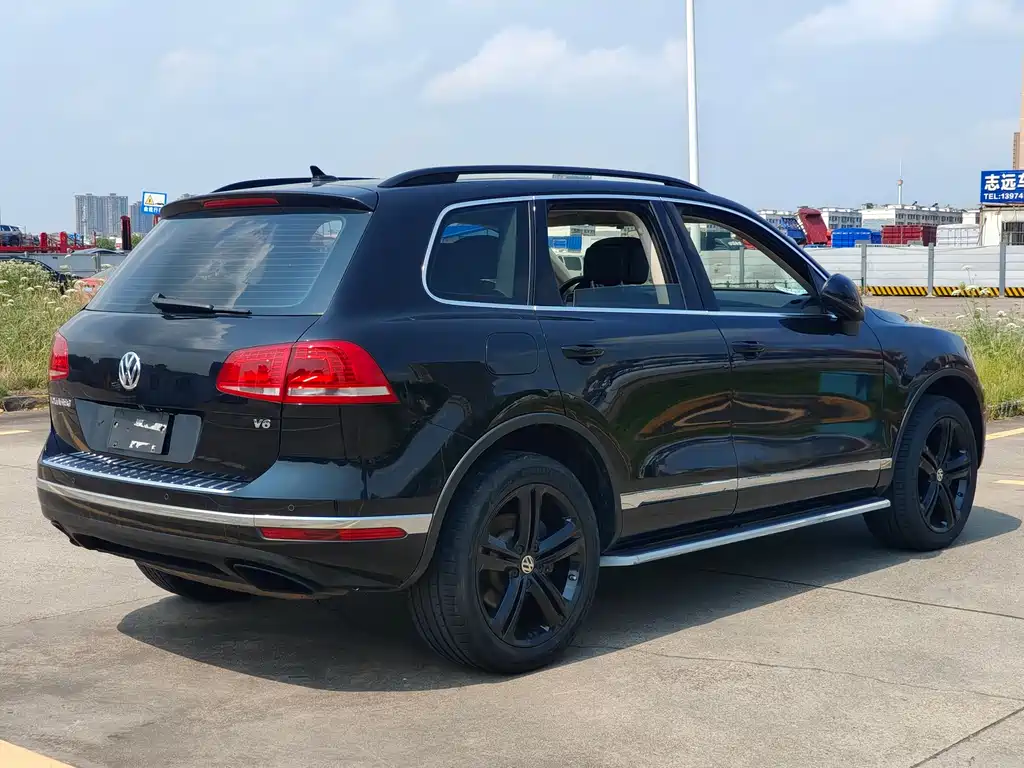 Volkswagen Touareg 2018 — фото 8