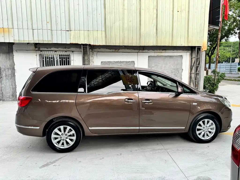 Buick GL8 2019