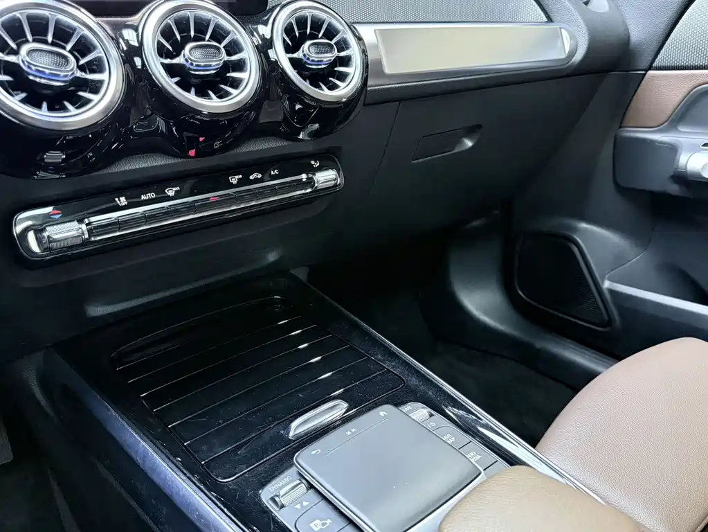 Mercedes-Benz GLB 2021 — фото 20