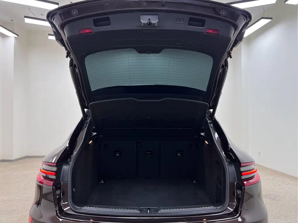 Porsche Macan 2017 — фото 26
