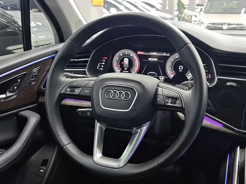 Audi Q7 2023 — фото 10