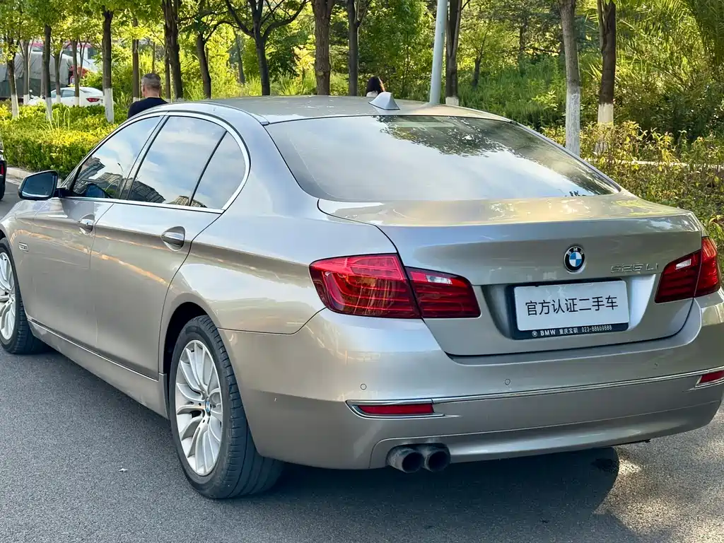 BMW 5 Series 2015 — фото 14