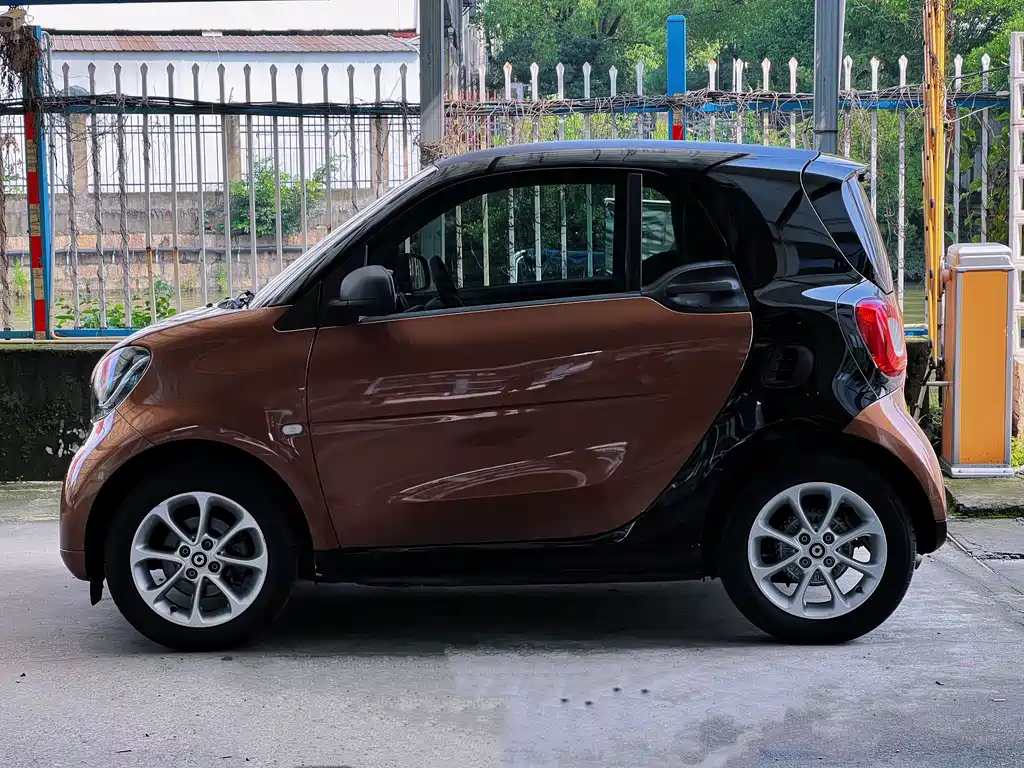 smart Fortwo 2016 — фото 10