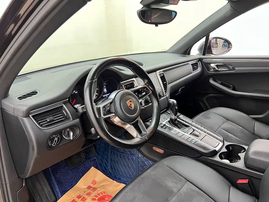 Porsche Macan 2017 — фото 11