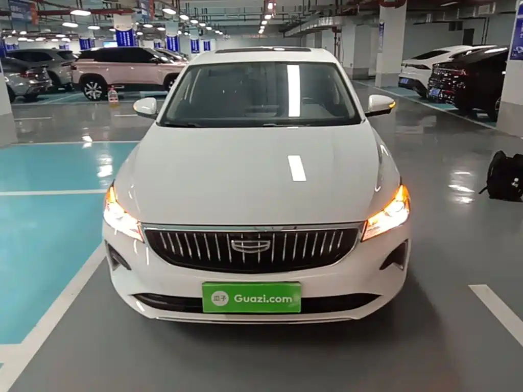Geely Emgrand 2022