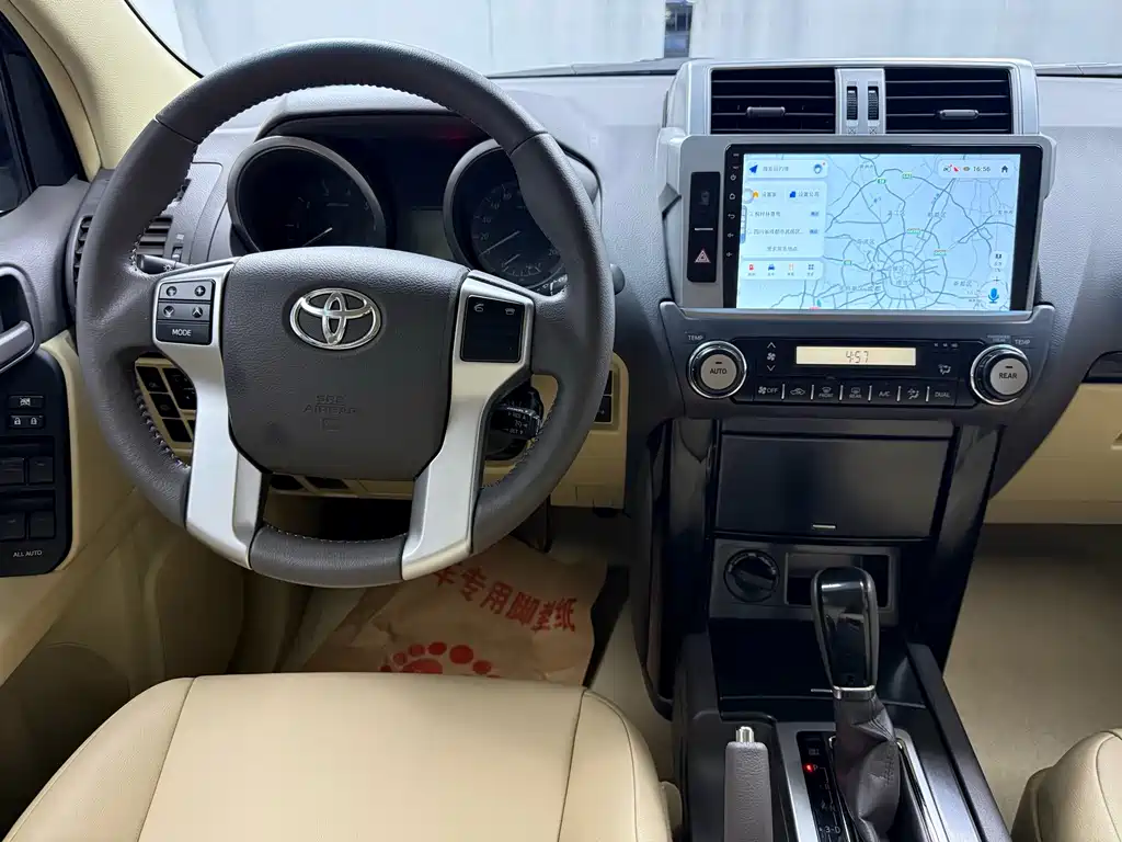 Toyota Prado 2015 — фото 11