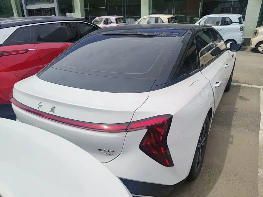 Hongqi EH7 2024