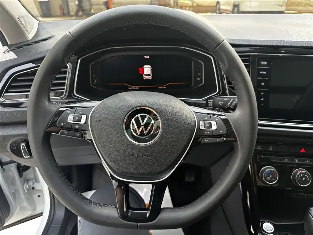 Volkswagen T-Roc 2023 — фото 20