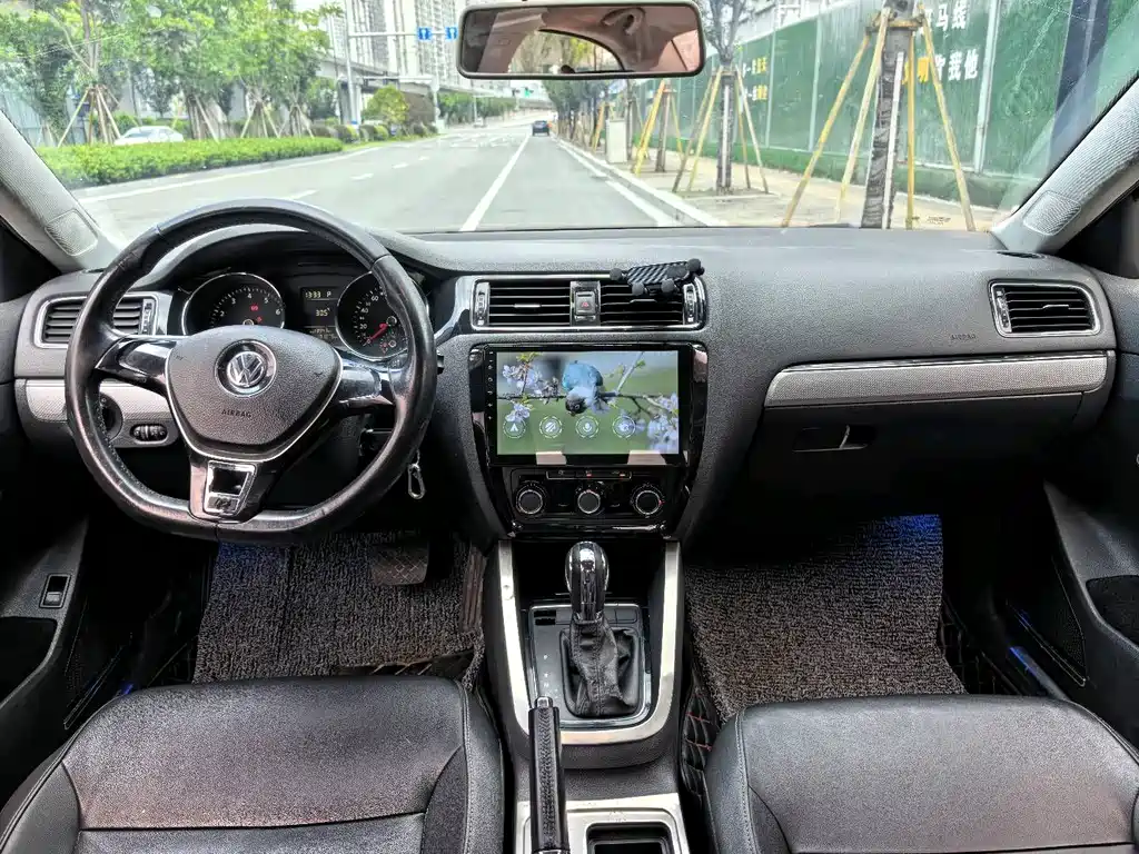 Volkswagen Sagitar 2016