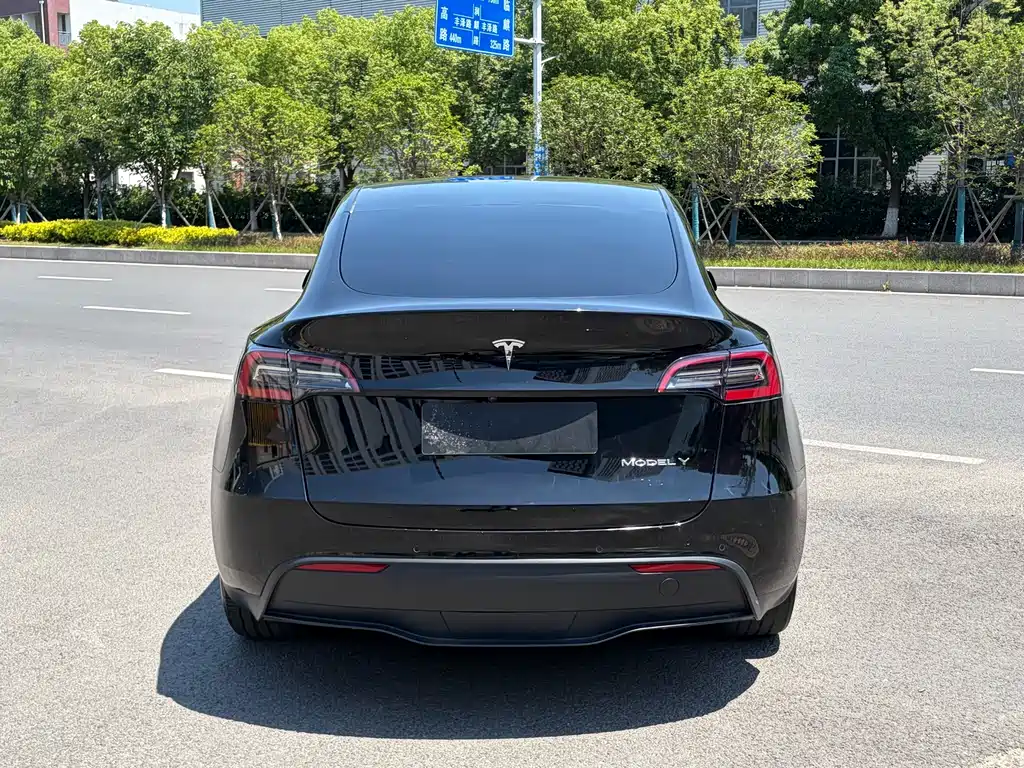 Tesla Model Y 2022 — фото 9