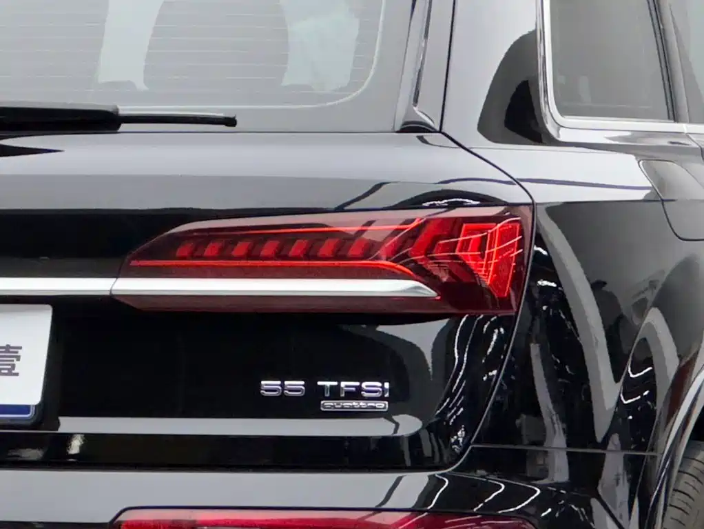 Audi Q7 2021 — фото 6