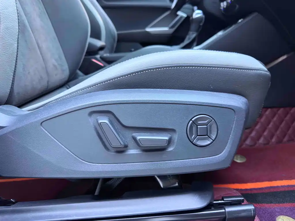 Audi Q3 2021 — фото 17