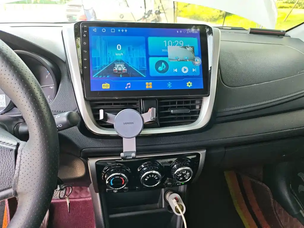 Toyota Yaris L 2018 — фото 14