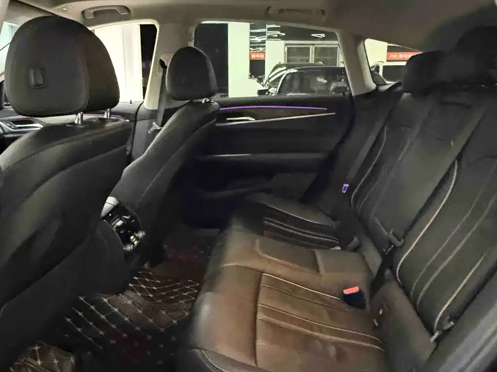 BMW 6 Series GT 2019 — фото 14