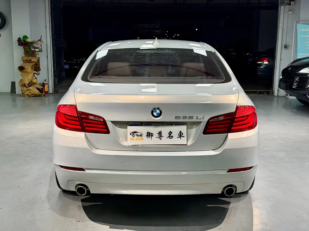 BMW 5 Series 2010 — фото 6