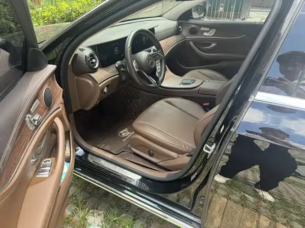 Mercedes-Benz E-Class 2023