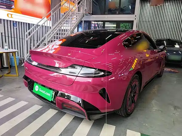 Xiaomi SU7 2025