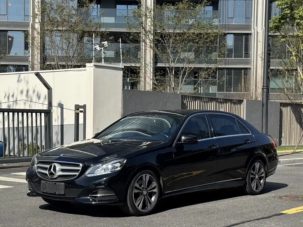 Mercedes-Benz E-Class 2015 — фото 1