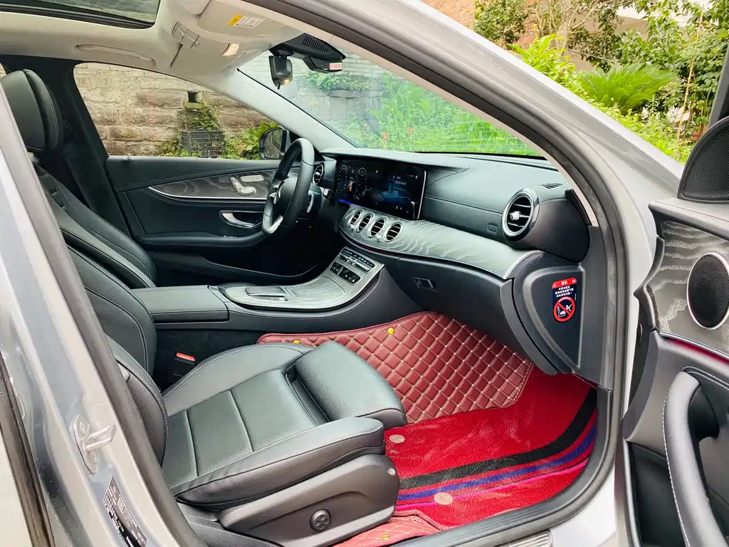 Mercedes-Benz E-Class 2022 — фото 18