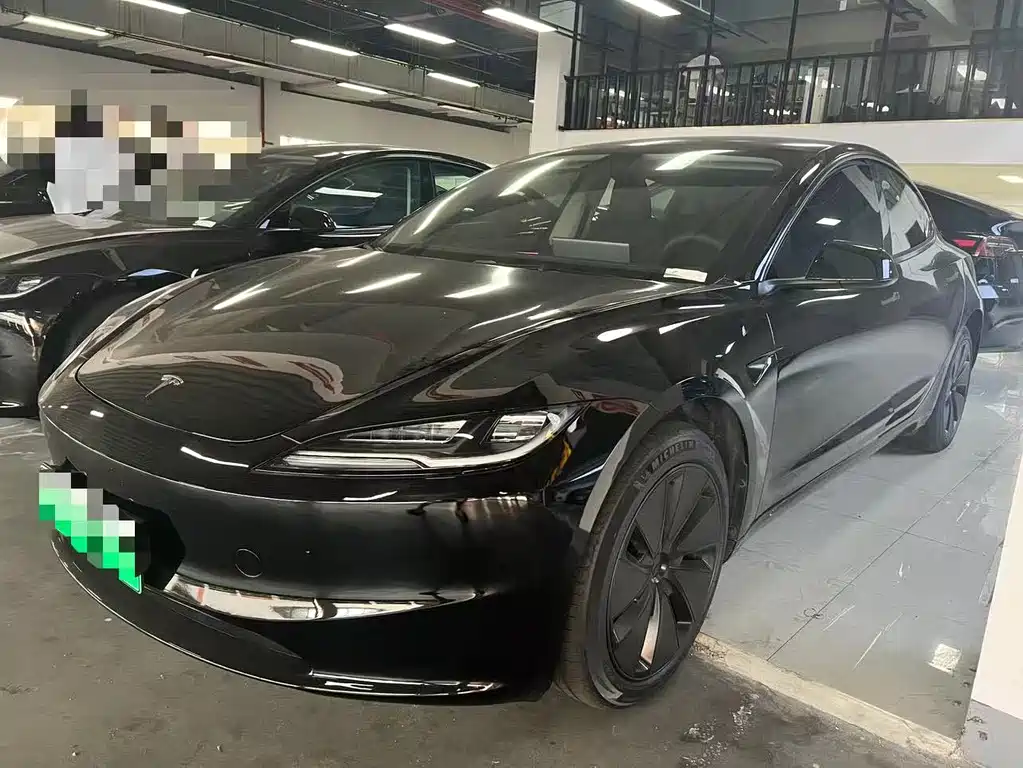 Tesla Model 3 2024