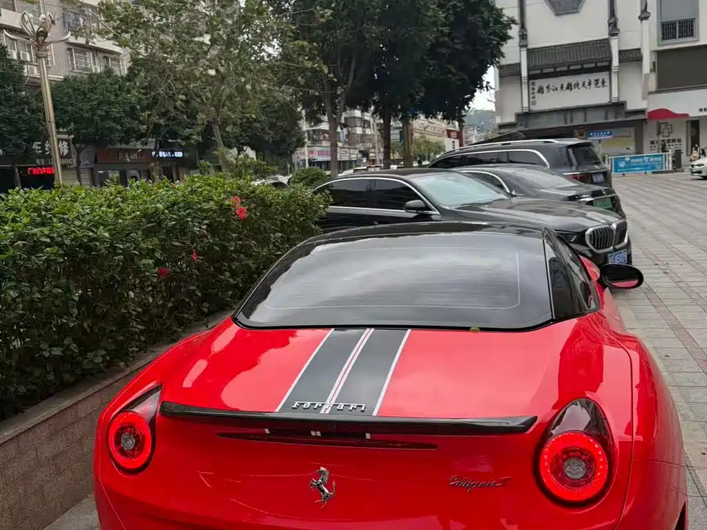 Ferrari California T 2018 — фото 12