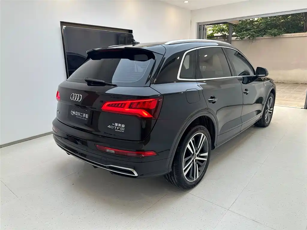 Audi Q5L 2020 — фото 3