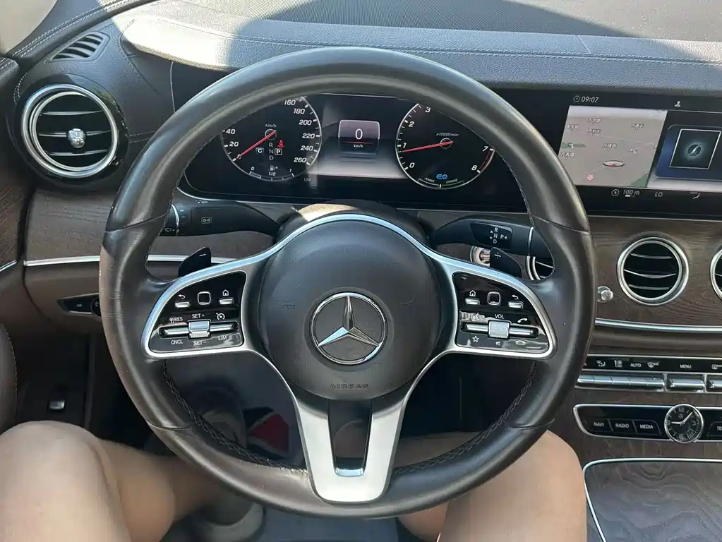 Mercedes-Benz E-Class 2019 — фото 9