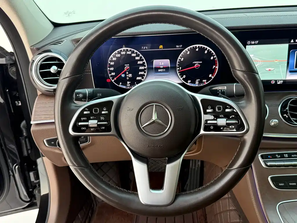 Mercedes-Benz E-Class 2020 — фото 10