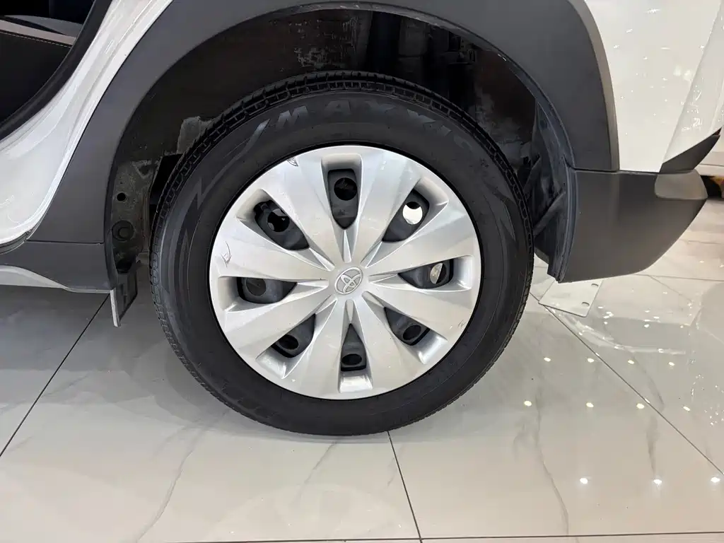 Toyota Yaris L 2022 — фото 20