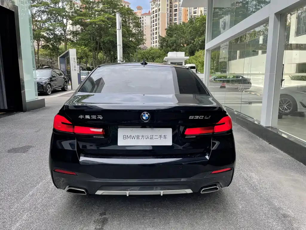BMW 5 Series 2023 — фото 10